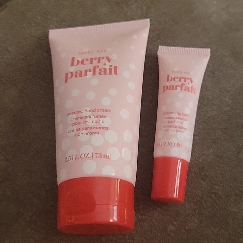 3/$30 Mary KAY Berry Parfait Lip Balm Lotion Gift Set